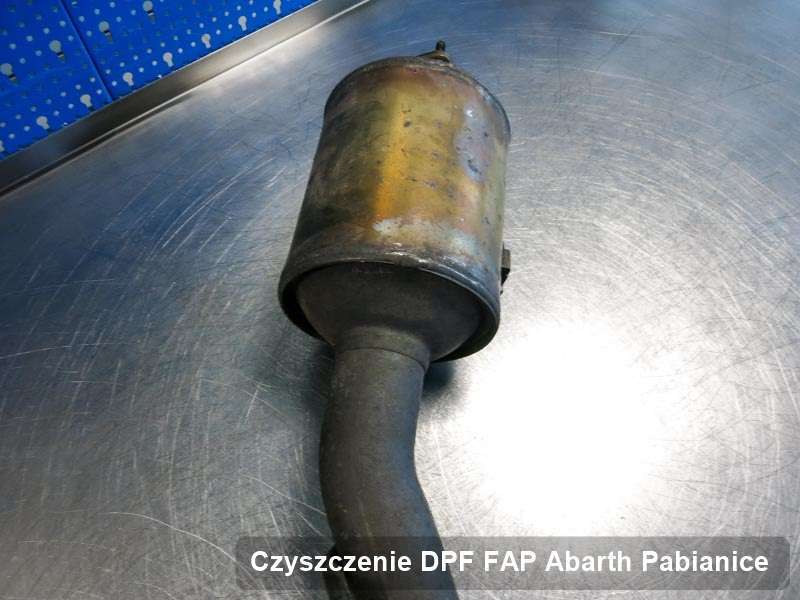 Filtr DPF i FAP do samochodu marki Abarth w Pabianicach wyczyszczony w dedykowanym urządzeniu, gotowy spakowania