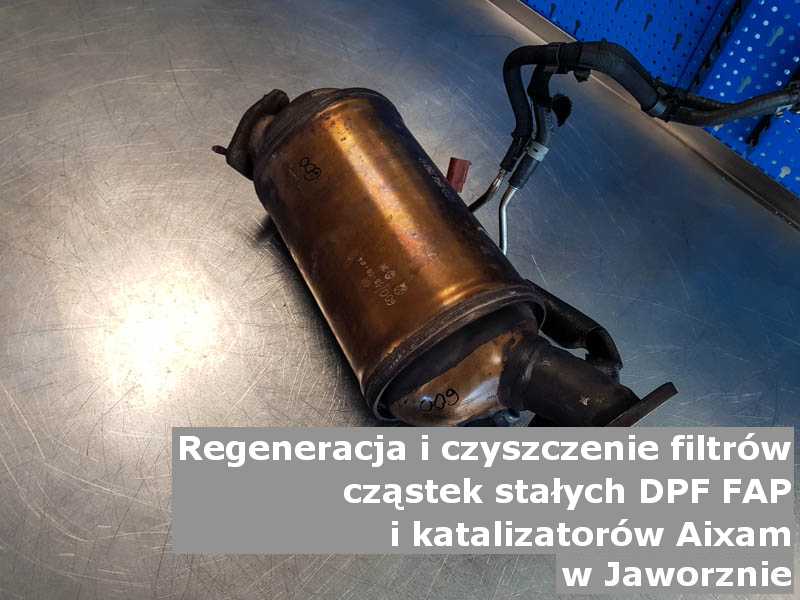Czyszczony katalizator SCR marki Aixam, w pracowni regeneracji, w Jaworznie.