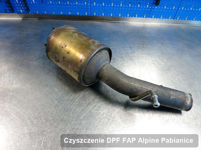 Filtr DPF do samochodu marki Alpine w Pabianicach wypalony na dedykowanej maszynie, gotowy spakowania