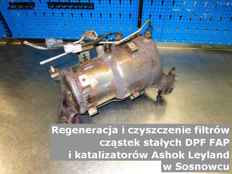 Wypłukany filtr DPF marki Ashok Leyland, na stole, w Sosnowcu.