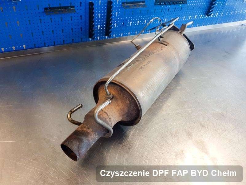 Filtr DPF i FAP do samochodu marki BYD w Chełmie wyremontowany na dedykowanej maszynie, gotowy do instalacji