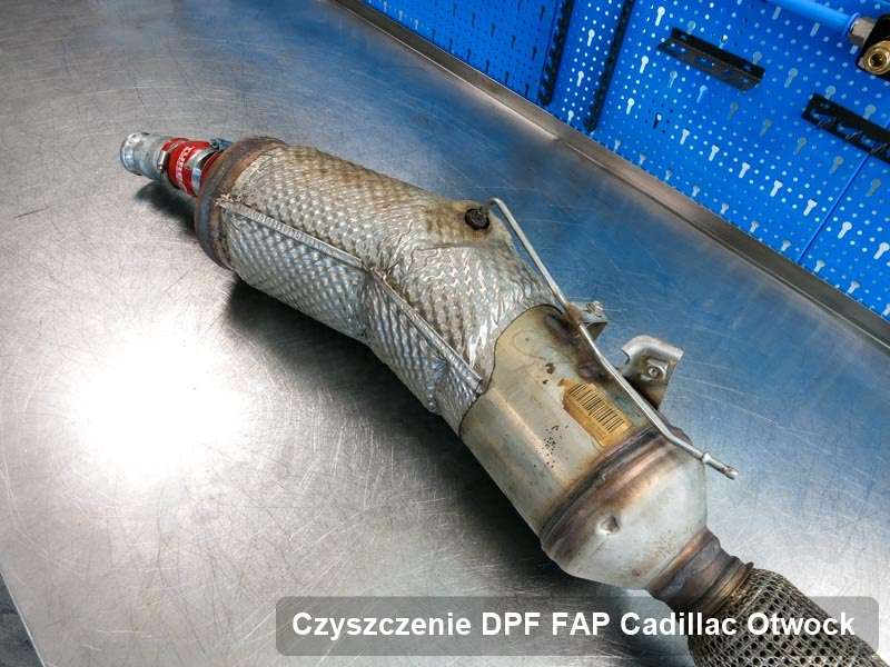 Filtr cząstek stałych DPF do samochodu marki Cadillac w Otwocku oczyszczony w specjalistycznym urządzeniu, gotowy do montażu