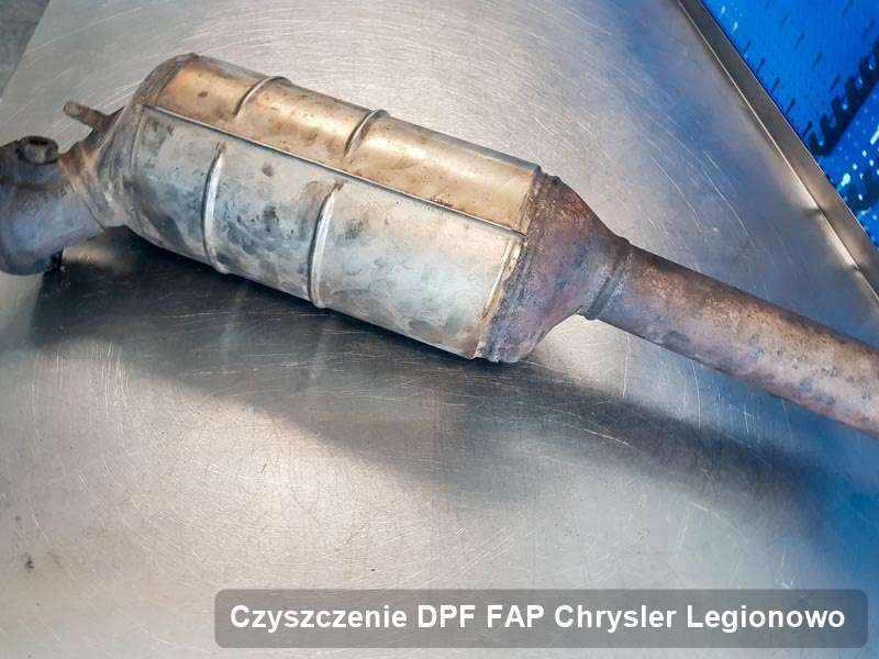 Filtr cząstek stałych do samochodu marki Chrysler w Legionowie oczyszczony na specjalistycznej maszynie, gotowy do zamontowania