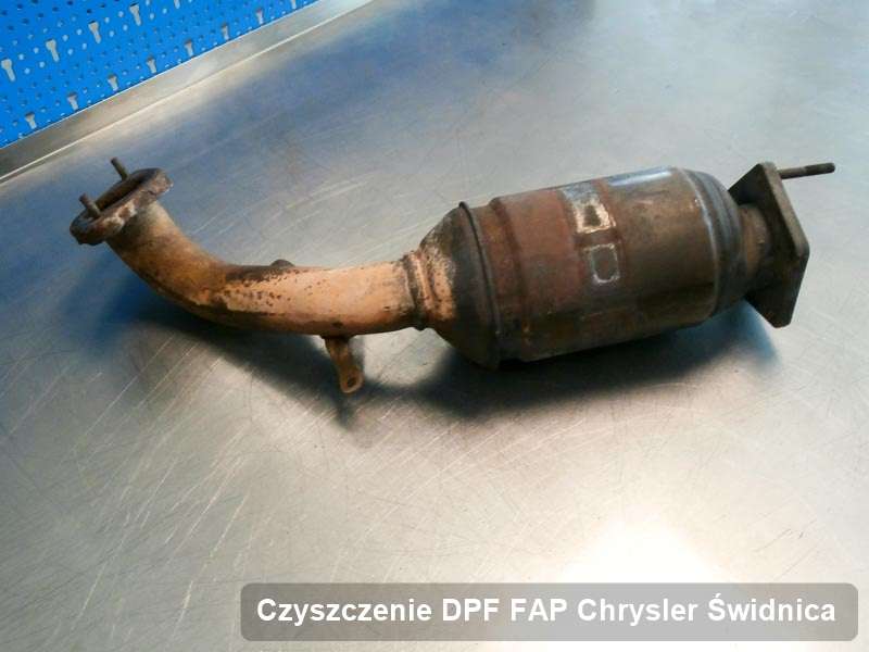 Filtr FAP do samochodu marki Chrysler w Świdnicy naprawiony w specjalistycznym urządzeniu, gotowy do wysyłki