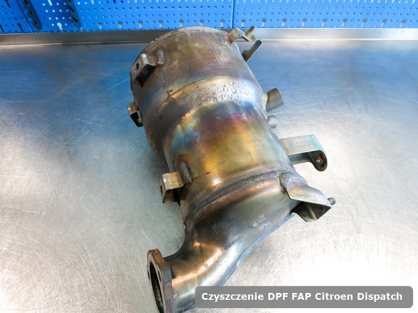 Filtr DPF układu redukcji emisji spalin Citroen Dispatch wypalony na specjalistycznej maszynie gotowy do zamontowania