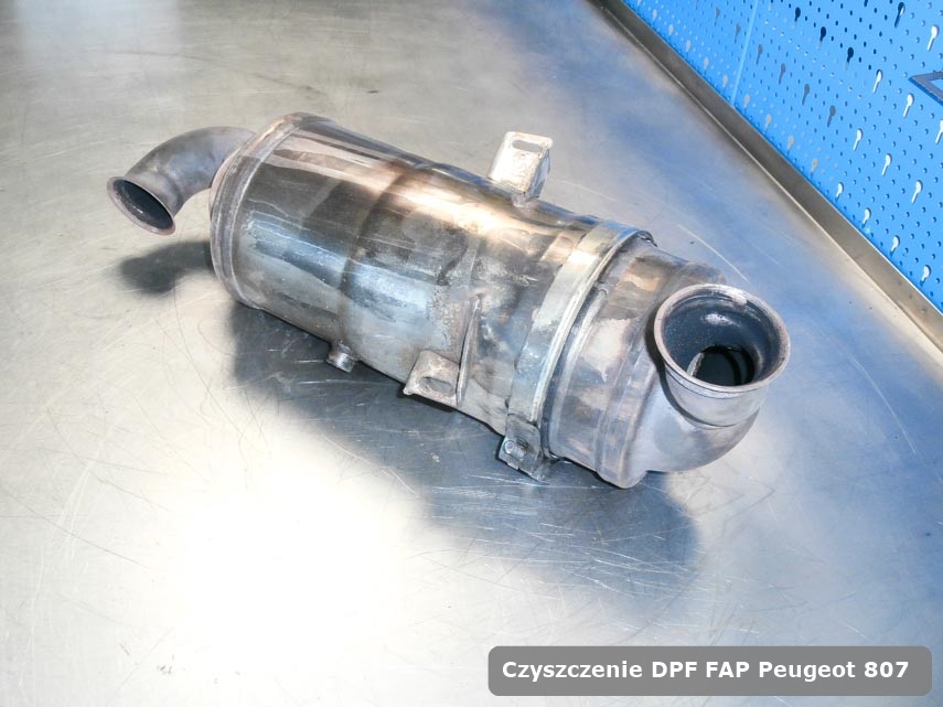 Filtr cząstek stałych DPF Peugeot 807 naprawiony w dedykowanym urządzeniu gotowy do montażu