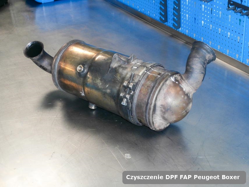 Filtr DPF układu redukcji emisji spalin Peugeot Boxer  wypalony w specjalistycznym urządzeniu gotowy spakowania