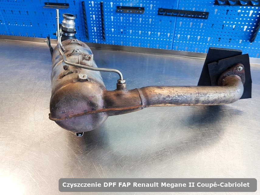 Filtr DPF układu redukcji emisji spalin Renault Megane II Coupé-Cabriolet  zregenerowany na odpowiedniej maszynie gotowy do instalacji