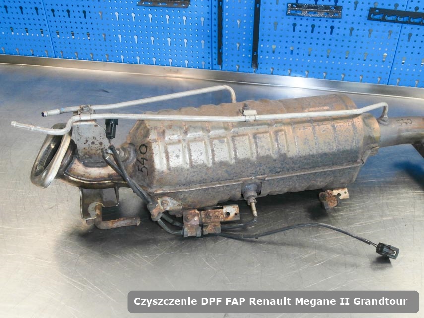 Filtr DPF układu redukcji emisji spalin Renault Megane II Grandtour  wyczyszczony na specjalistycznej maszynie gotowy spakowania