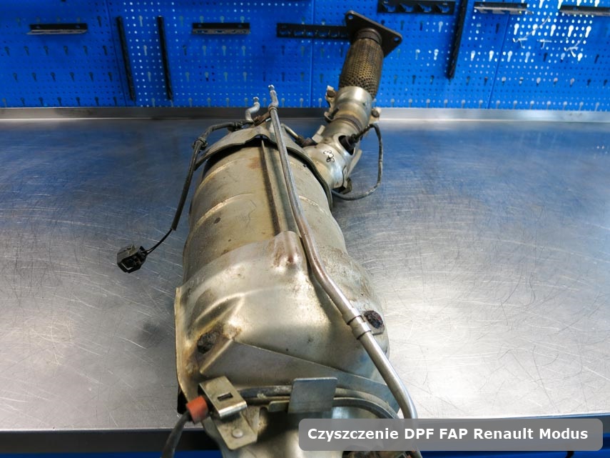 Filtr cząstek stałych Renault Modus dopalony na specjalnej maszynie gotowy do zamontowania