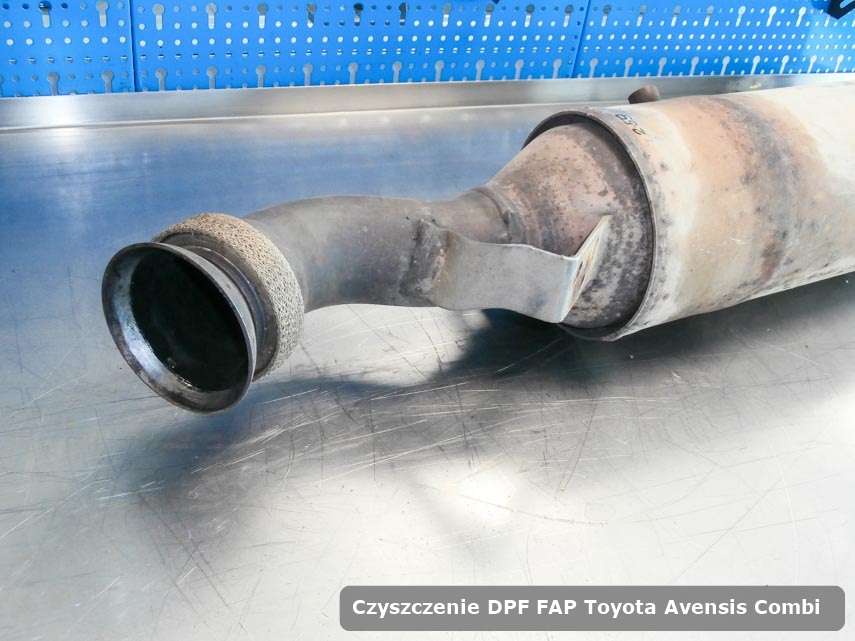 Filtr DPF układu redukcji emisji spalin Toyota Avensis Combi wyremontowany na specjalistycznej maszynie gotowy do montażu