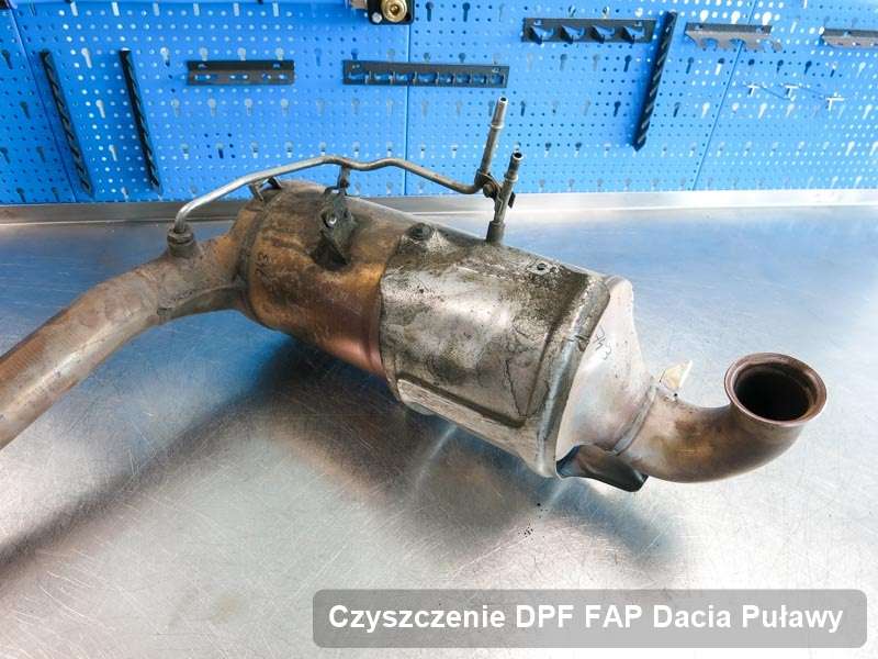 Filtr DPF do samochodu marki Dacia w Puławach wyczyszczony w specjalnym urządzeniu, gotowy spakowania