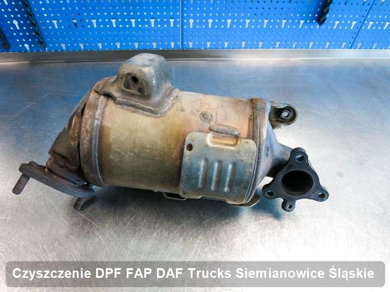 Filtr DPF układu redukcji emisji spalin do samochodu marki DAF Trucks w Siemianowicach Śląskich wyczyszczony w specjalistycznym urządzeniu, gotowy do montażu