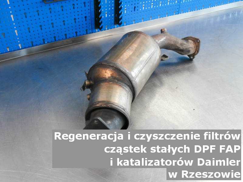 Myty filtr DPF marki Daimler, w laboratorium, w Rzeszowie.