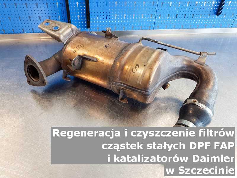 Zregenerowany filtr cząstek stałych DPF marki Daimler, w pracowni regeneracji na stole, w Szczecinie.