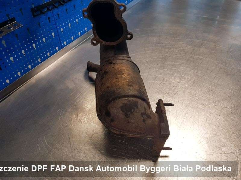 Filtr DPF układu redukcji emisji spalin do samochodu marki Dansk Automobil Byggeri w Białej Podlaskiej oczyszczony na specjalnej maszynie, gotowy do wysyłki