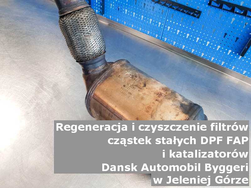 Regenerowany filtr cząstek stałych DPF/FAP marki Dansk Automobil Byggeri, w pracowni regeneracji, w Jeleniej Górze.