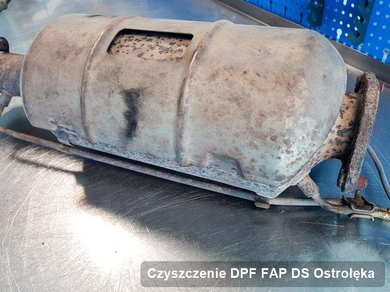Filtr DPF do samochodu marki DS w Ostrołęce naprawiony w specjalnym urządzeniu, gotowy do montażu