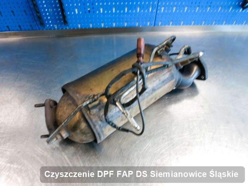 Filtr DPF do samochodu marki DS w Siemianowicach Śląskich wyremontowany w specjalistycznym urządzeniu, gotowy do wysyłki