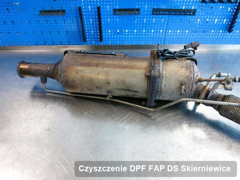 Filtr cząstek stałych FAP do samochodu marki DS w Skierniewicach wyczyszczony na specjalnej maszynie, gotowy do wysyłki