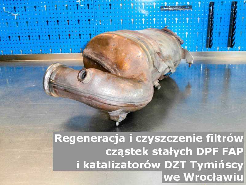 Zregenerowany katalizator samochodowy marki DZT Tymińscy, w laboratorium, w Wrocławiu.
