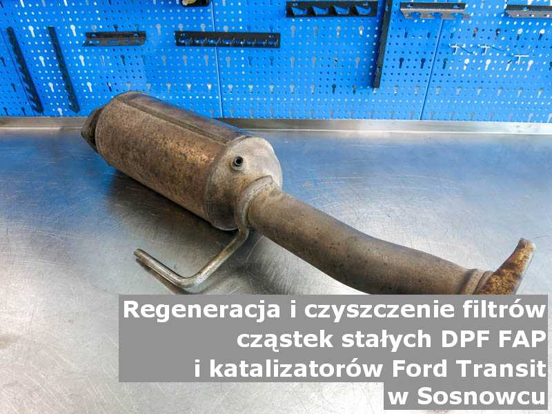 Czyszczony filtr cząstek stałych DPF/FAP marki Ford Transit, na stole w pracowni regeneracji, w Sosnowcu.