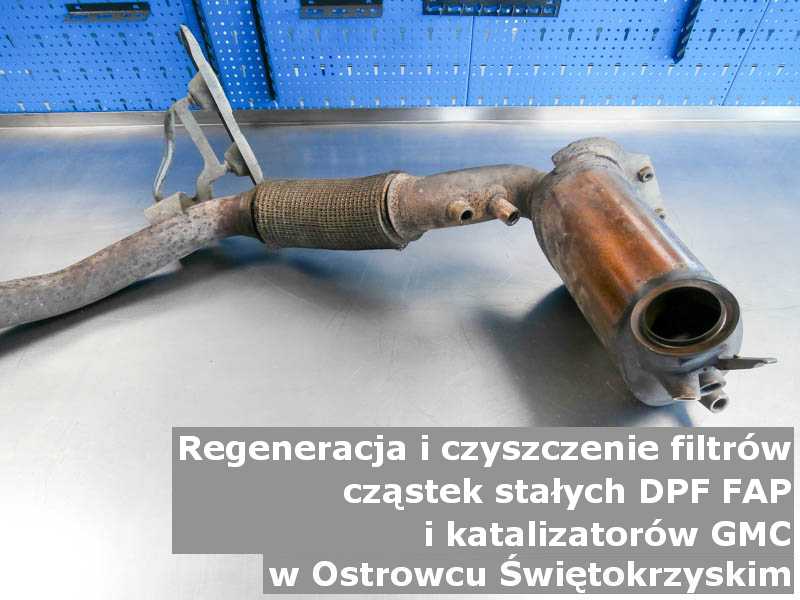 Myty filtr FAP marki GMC, w pracowni regeneracji na stole, w Ostrowcu Świętokrzyskim.