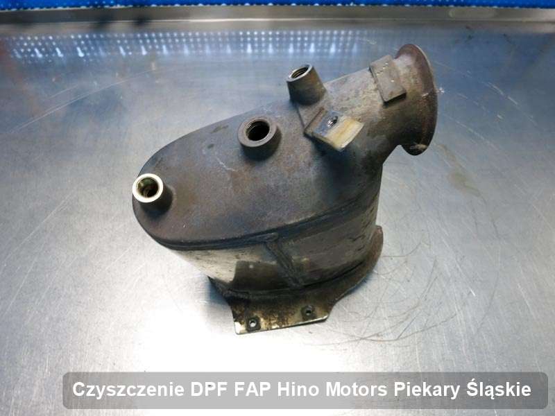 Filtr DPF układu redukcji emisji spalin do samochodu marki Hino Motors w Piekarach Śląskich zregenerowany na dedykowanej maszynie, gotowy do wysyłki