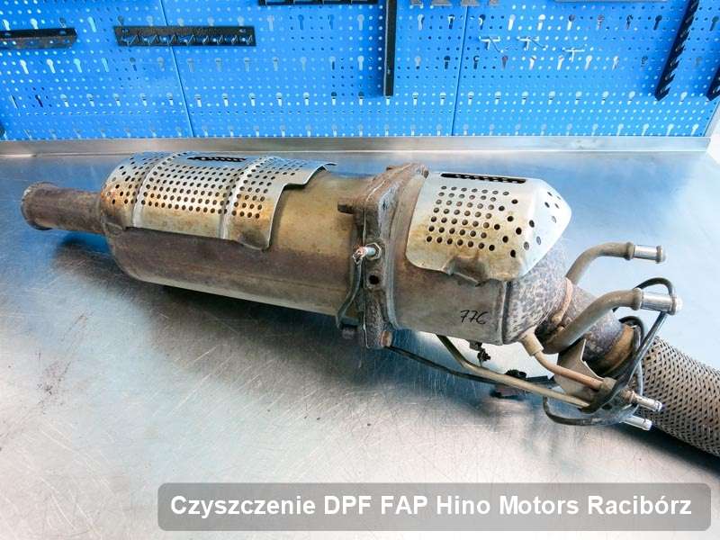 Filtr DPF układu redukcji emisji spalin do samochodu marki Hino Motors w Raciborzu wypalony na specjalistycznej maszynie, gotowy do zamontowania