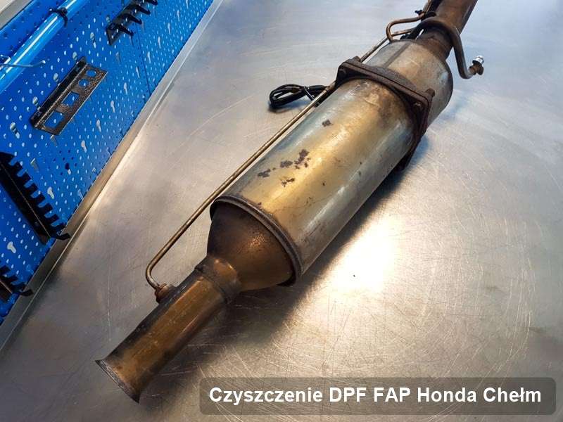 Filtr DPF układu redukcji emisji spalin do samochodu marki Honda w Chełmie wyczyszczony na specjalistycznej maszynie, gotowy spakowania