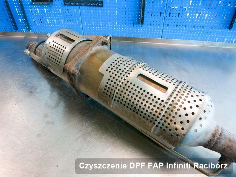 Filtr cząstek stałych DPF do samochodu marki Infiniti w Raciborzu wyremontowany na specjalistycznej maszynie, gotowy do wysyłki