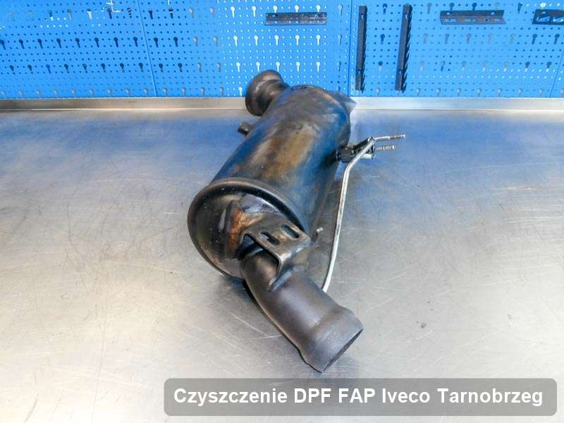 Filtr cząstek stałych DPF I FAP do samochodu marki Iveco w Tarnobrzegu wyczyszczony na odpowiedniej maszynie, gotowy spakowania
