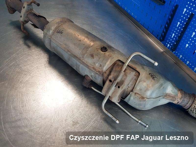 Filtr cząstek stałych FAP do samochodu marki Jaguar w Lesznie wyczyszczony w specjalnym urządzeniu, gotowy do zamontowania