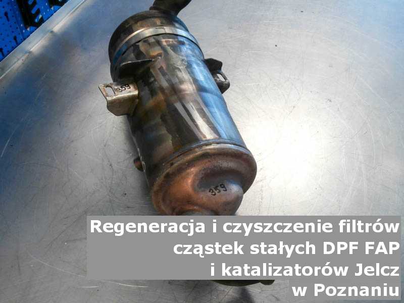 Wypalany filtr cząstek stałych GPF marki Jelcz, w pracowni regeneracji, w Poznaniu.
