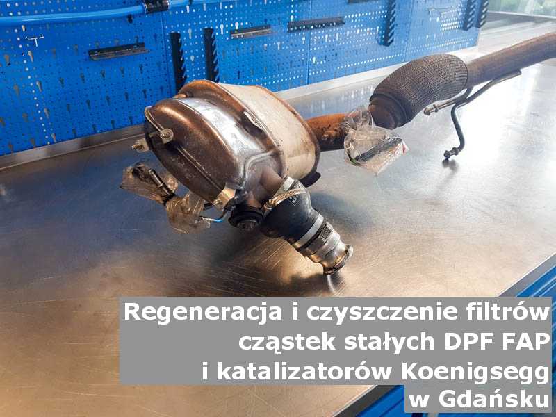 Zregenerowany filtr FAP marki Koenigsegg, na stole, w Gdańsku.