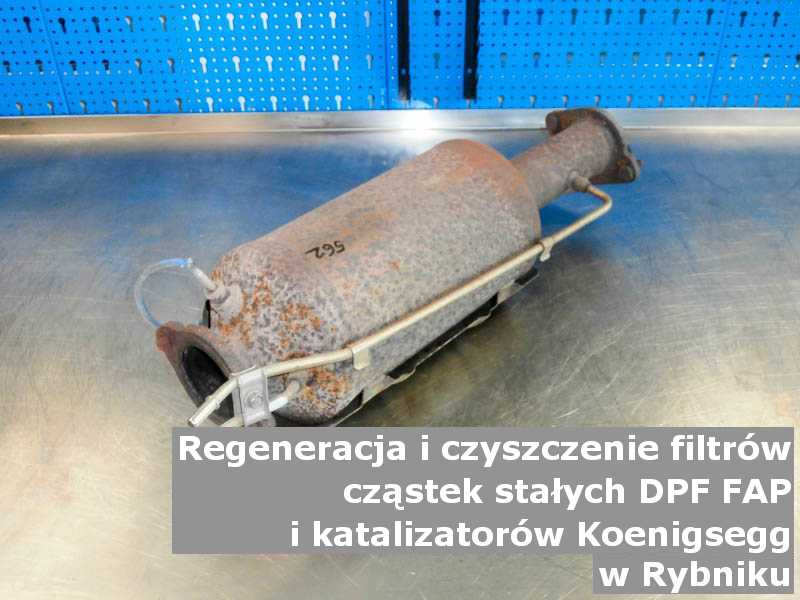 Wyczyszczony filtr cząstek stałych marki Koenigsegg, w pracowni, w Rybniku.