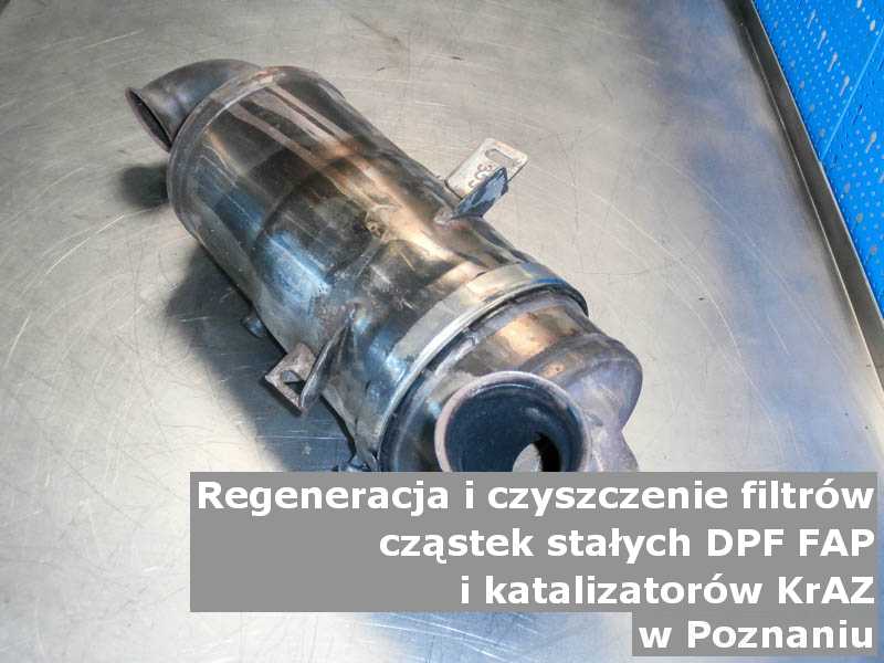 Czyszczony katalizator marki KrAZ, w pracowni laboratoryjnej, w Poznaniu.