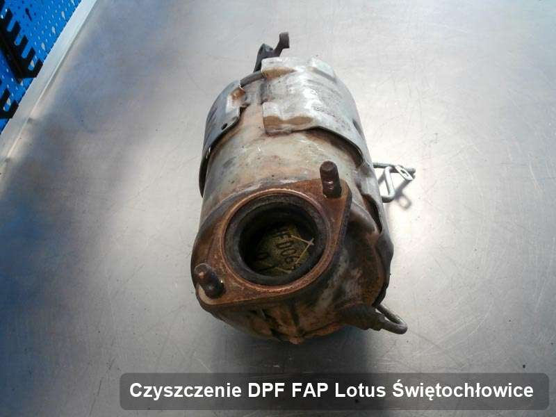 Filtr DPF układu redukcji emisji spalin do samochodu marki Lotus w Świętochłowicach wyremontowany na specjalnej maszynie, gotowy do zamontowania