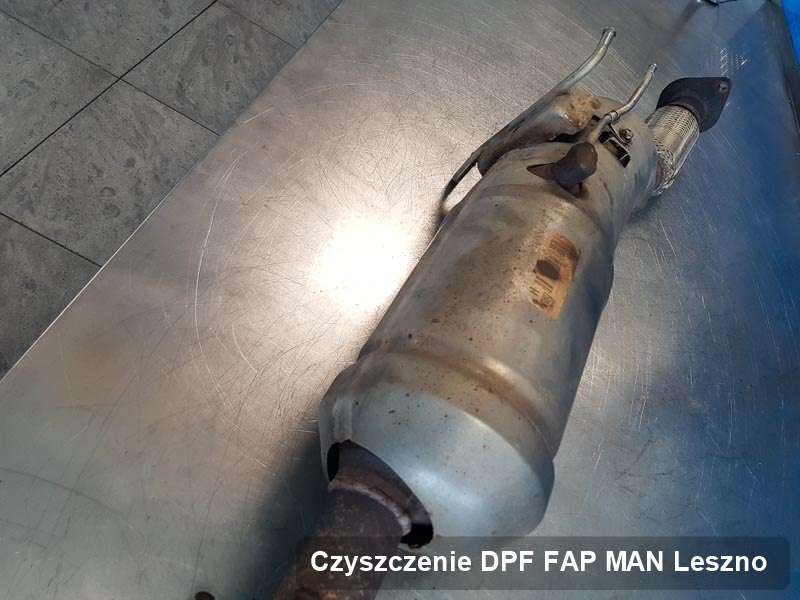 Filtr cząstek stałych do samochodu marki MAN w Lesznie dopalony w dedykowanym urządzeniu, gotowy spakowania
