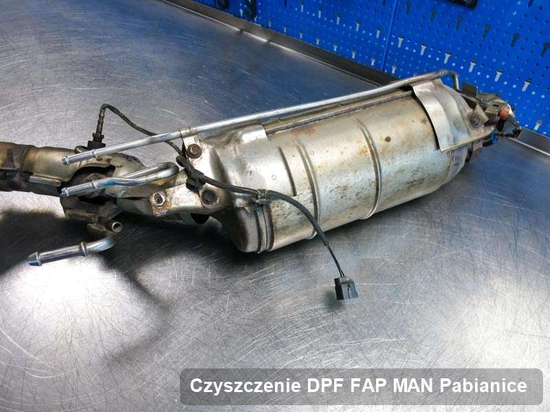 Filtr DPF układu redukcji emisji spalin do samochodu marki MAN w Pabianicach wyczyszczony na specjalistycznej maszynie, gotowy do wysyłki
