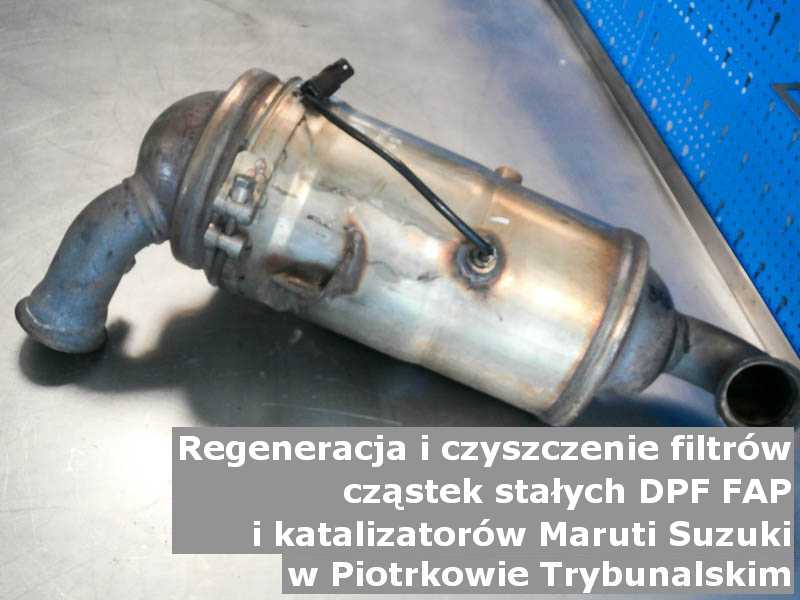 Wypalony z sadzy filtr cząstek stałych FAP marki Maruti Suzuki, na stole, w Piotrkowie Trybunalskim.