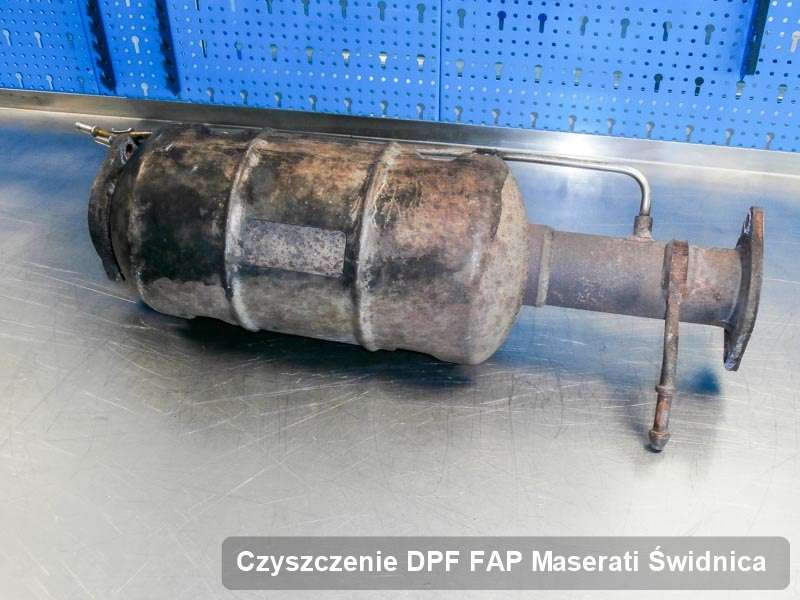Filtr cząstek stałych DPF do samochodu marki Maserati w Świdnicy wyremontowany na specjalistycznej maszynie, gotowy spakowania