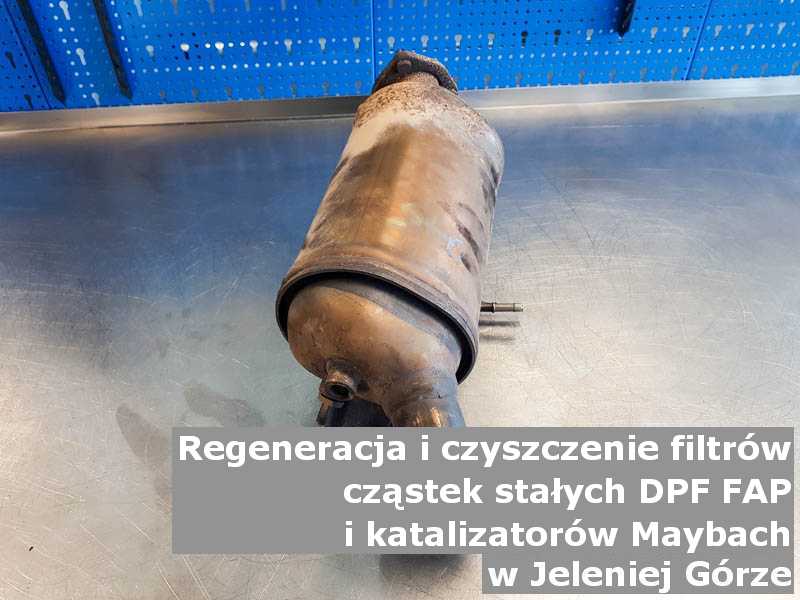 Oczyszczony filtr DPF marki Maybach, w warsztacie, w Jeleniej Górze.