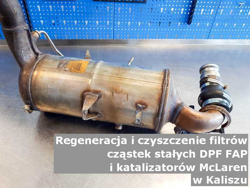 Regenerowany filtr cząstek stałych DPF/FAP marki McLaren, na stole, w Kaliszu.