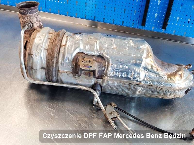 Filtr DPF układu redukcji emisji spalin do samochodu marki Mercedes Benz w Będzinie wypalony w specjalnym urządzeniu, gotowy spakowania