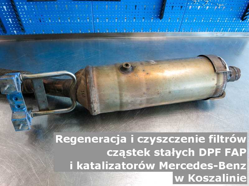 Czyszczony katalizator samochodowy marki Mercedes Benz, w warsztacie, w Koszalinie.