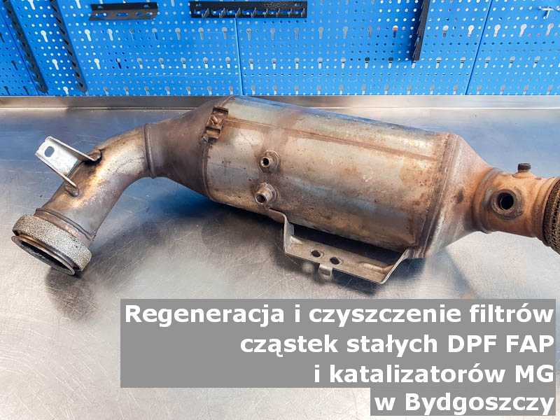 Myty filtr cząstek stałych FAP marki MG, w pracowni regeneracji na stole, w Bydgoszczy.