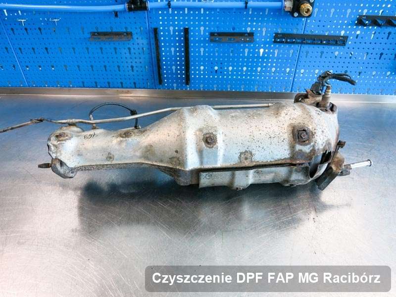 Filtr cząstek stałych DPF do samochodu marki MG w Raciborzu naprawiony na odpowiedniej maszynie, gotowy do montażu