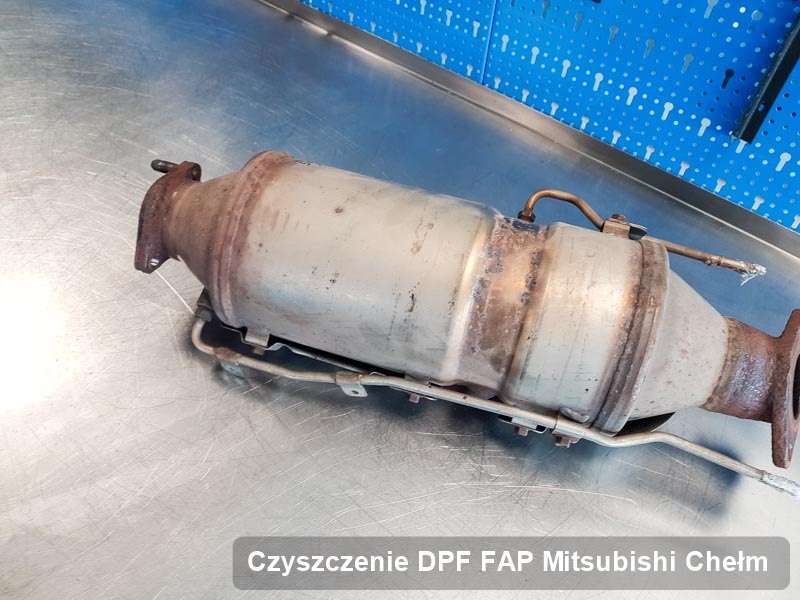 Filtr cząstek stałych do samochodu marki Mitsubishi w Chełmie naprawiony na odpowiedniej maszynie, gotowy do instalacji
