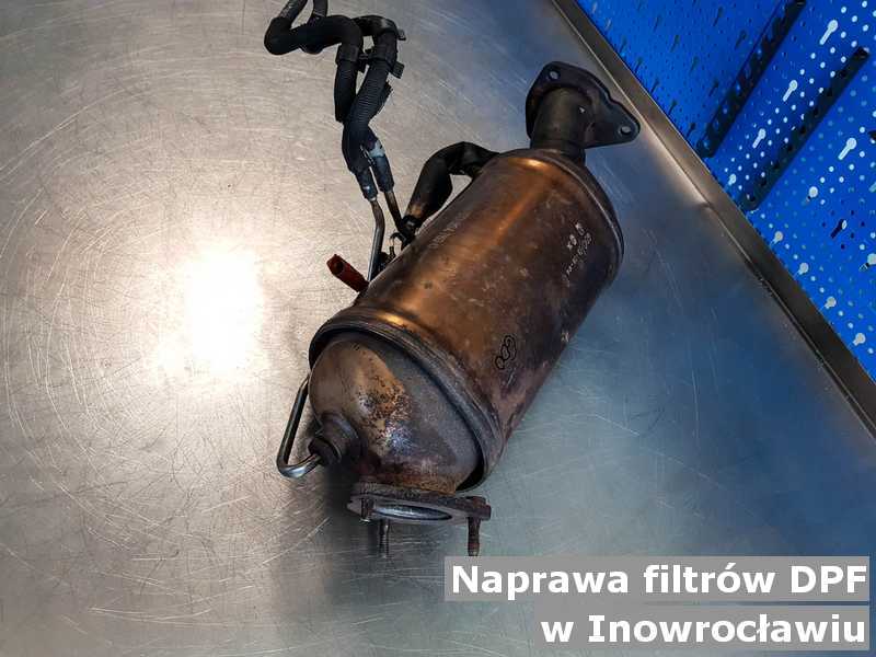 Naprawiany filtr czastek stałych DPF w Inowrocławiu oczyszczony w warsztacie samochodowym.